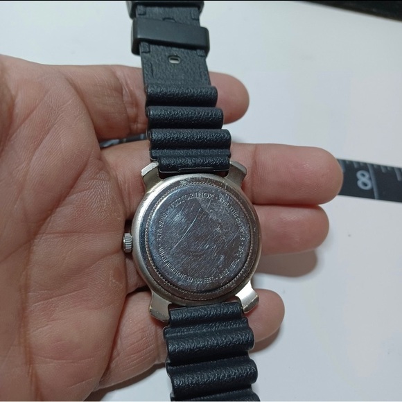 Vintage Swiss Army Victorinox Date Rotate Dial Ruber Band Watch New Batt L4 - Picture 5 of 7